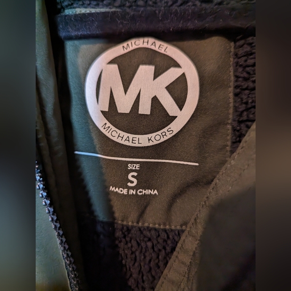 SOLD******Michael Kors Fishtail Hooded Parka Coat Farfetch  pre loved size small - Picture 3 of 10